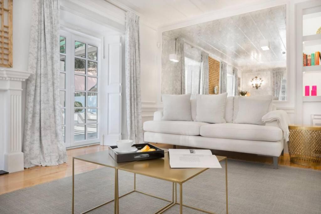 Amazing 4 Bedroom With Pool, View & Garden * Lisboa