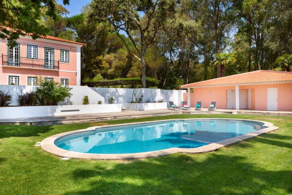 Amazing 4 Bedroom With Pool, View & Garden *